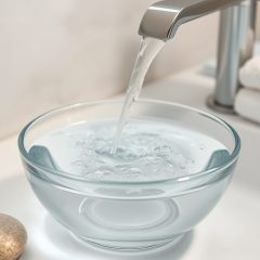 Ile czasu myć twarz, by skutecznie oczyścić cerę bez ryzyka podrażnień i przesuszenia