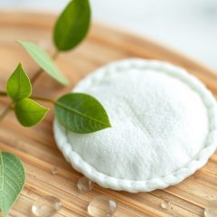 Waciki wielorazowe do demakijażu: jak wybrać i dbać o delikatną pielęgnację skóry z myślą o ekologii